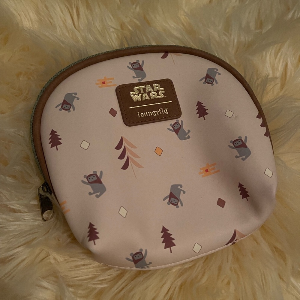 Loungefly STAR WARS Ewok Zip Bag 💚